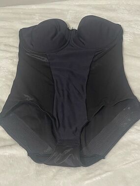 Miraclesuit Bodysuit Womens 40C Model Underwire Black Adjustable 2793 Slimming